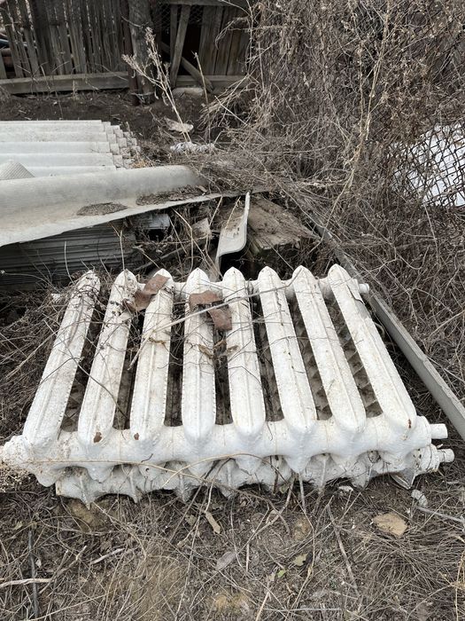 Продам чугунные батарей