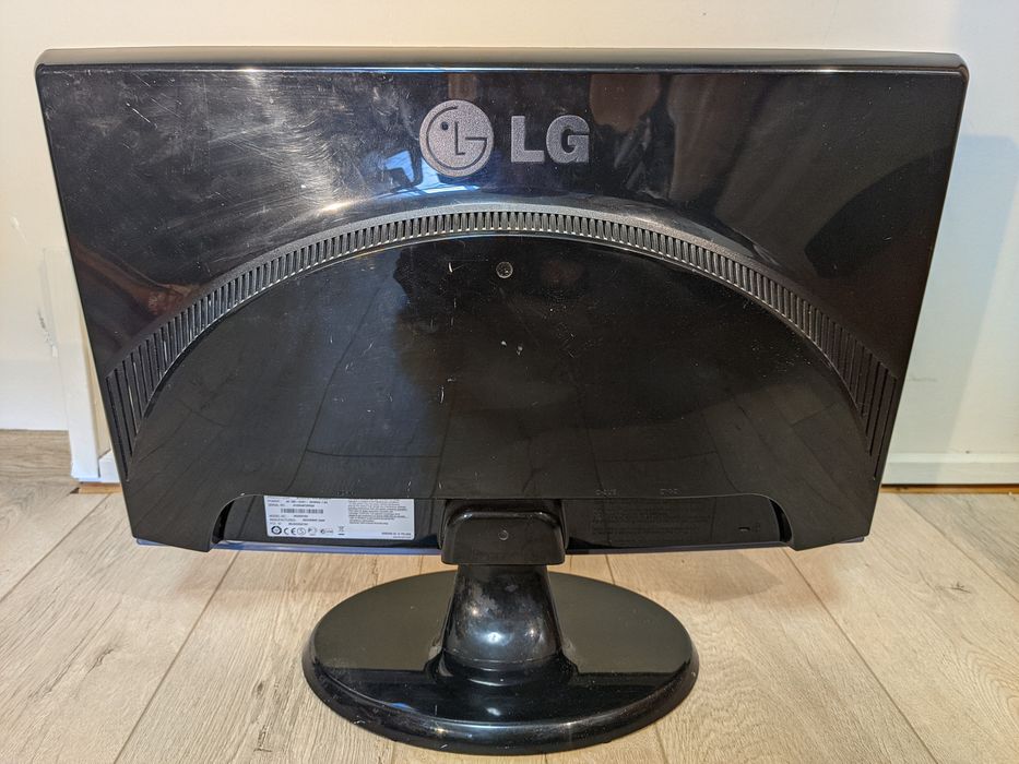 monitor LG 24" funcțional