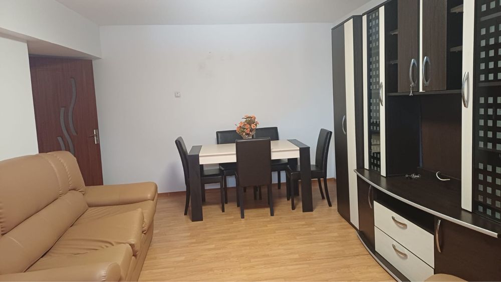 Apartament 3 camere, de vanzare