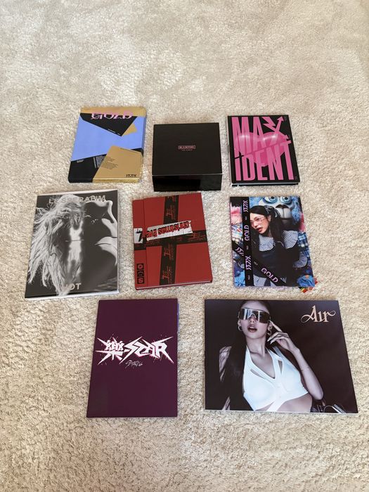 Kpop albums and pcs