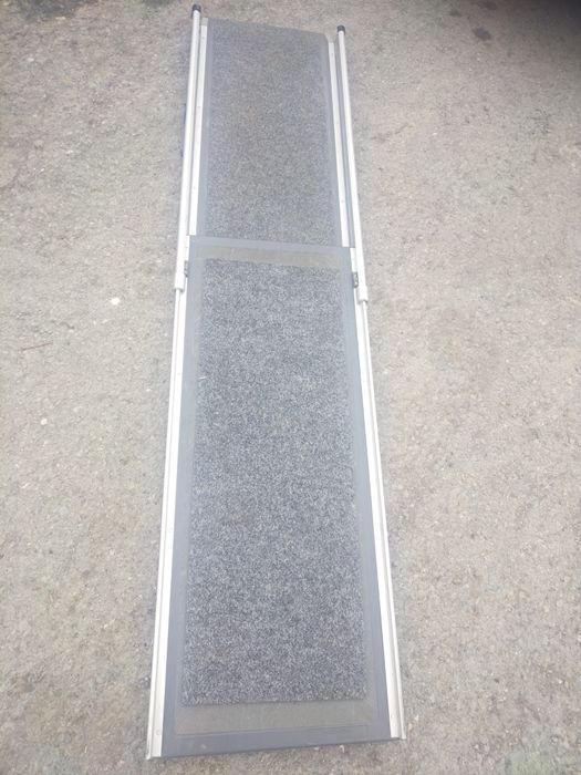 Сгъваема рампа за кучета и други големи домашни любимци
ИДЕАЛНО ЗА СТА