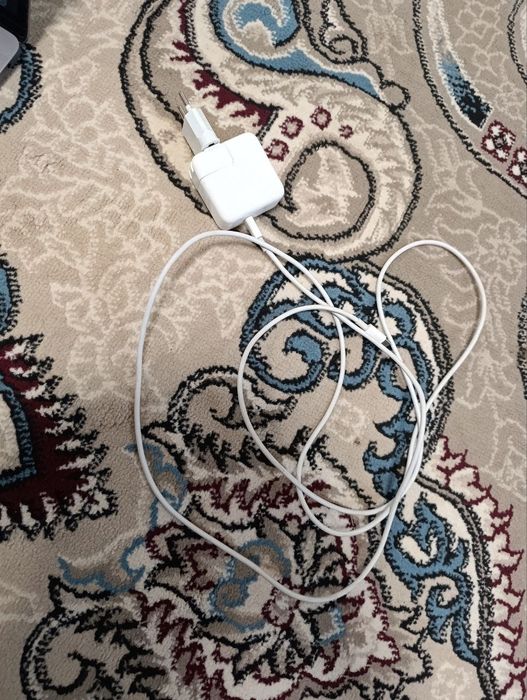 MacBook air M1 sotiladi