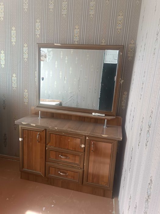 Продам трюмо состояния б.у.