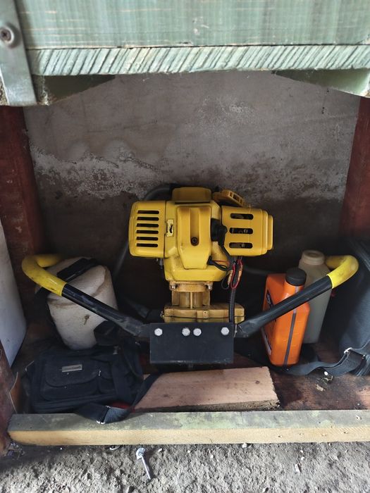 Бензобур без шнека