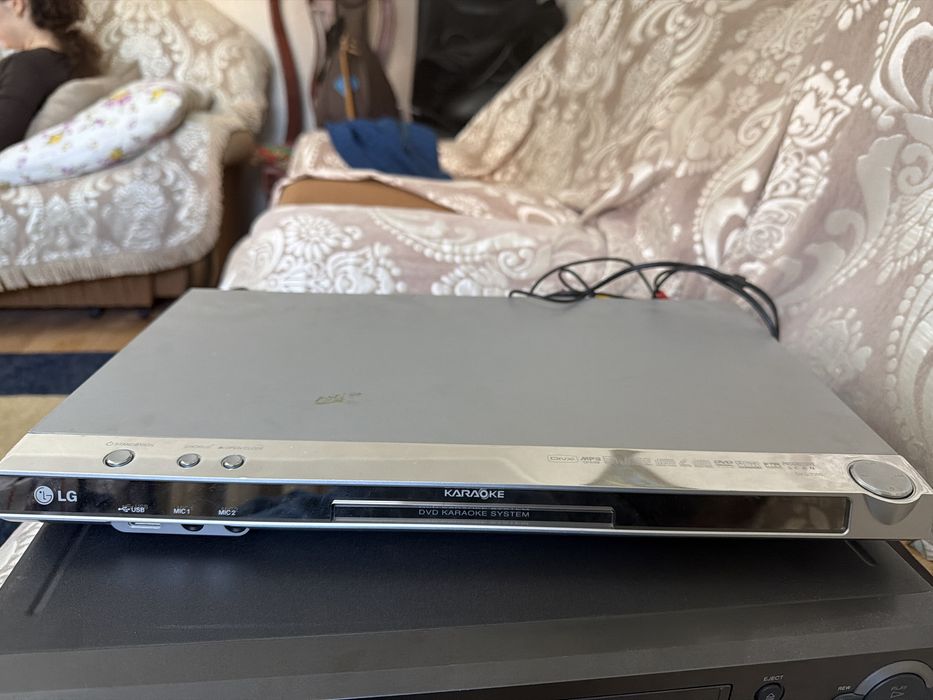 Видеомагнитофон Sony SLV-ED33ME + Оригинальный пульт