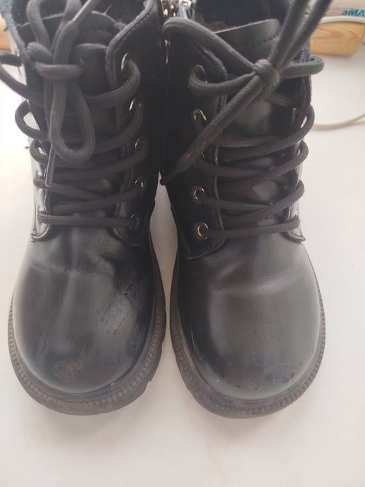 Продам ботинки для девочки 30 размер