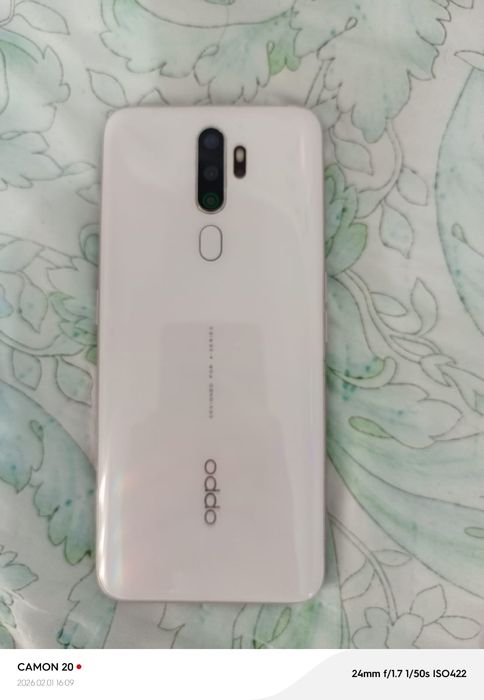 Продаётся телефон