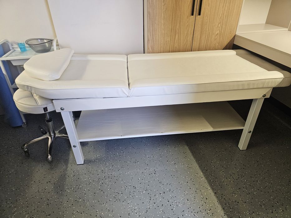 Продам кушетки 2шт