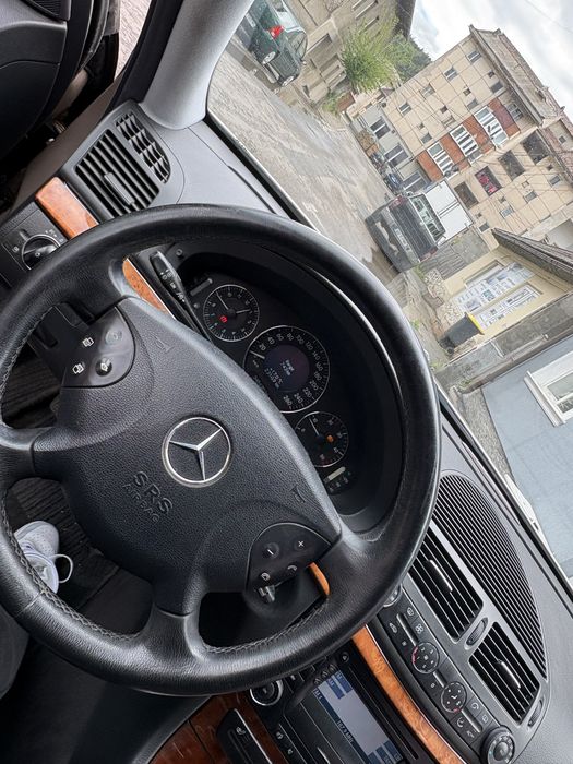 Vând Mercedes E220 CDI Manual W211