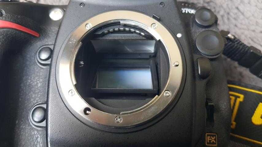 Nikon D700 body – Легендарно FX тяло, Супер запазено! 21,000 кадъра.