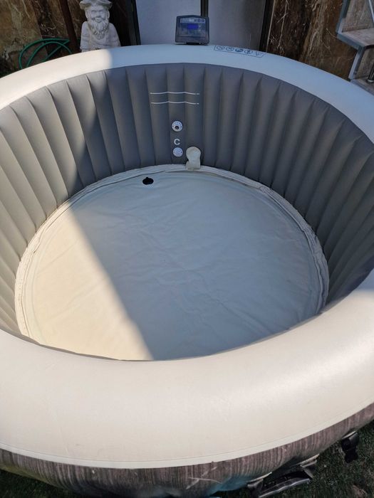 Надуваемо  Джакузи  Intex greeywood  за 4 човека !