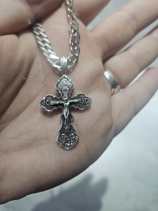 Продам цепочку с крестиком серебро