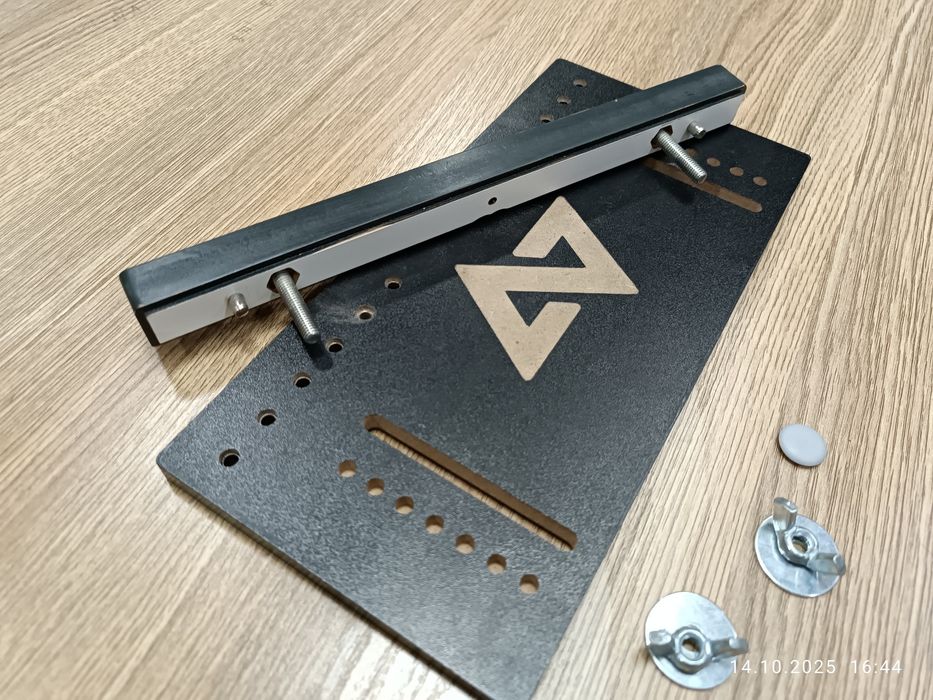 Кондуктор для ручек