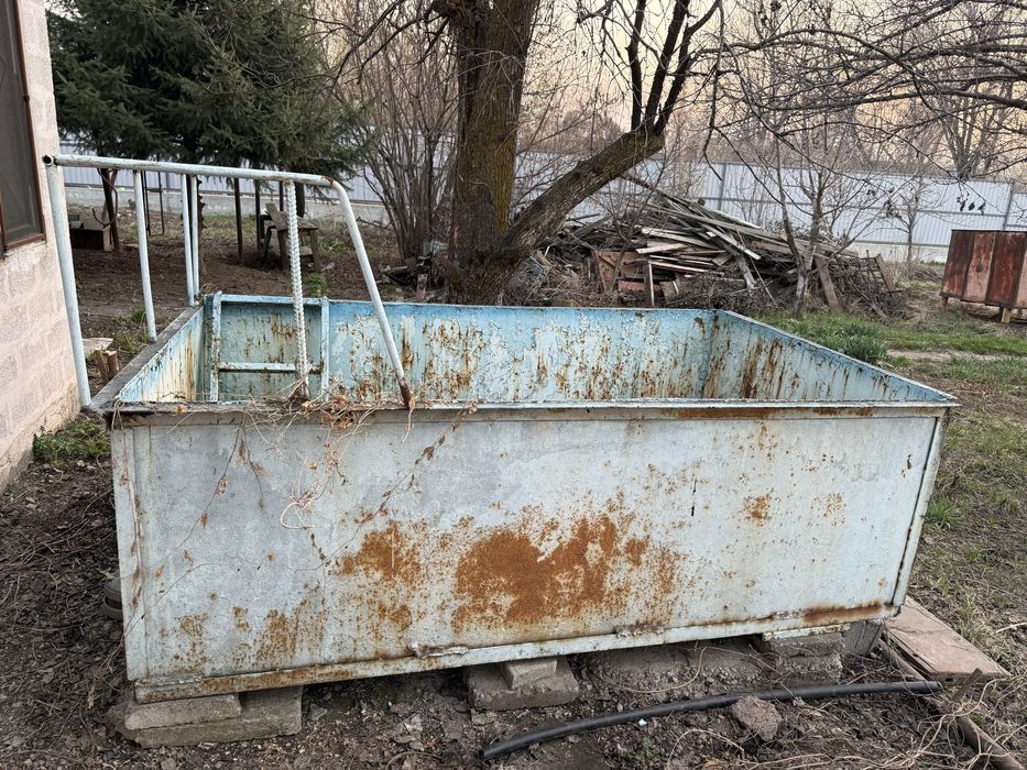 Продам железный бассейн
