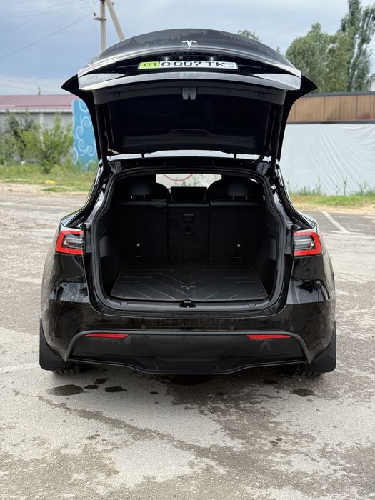 Tesla Model Y Dual motor 4wd