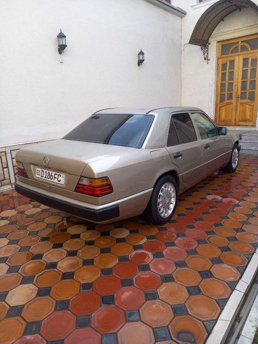 Mercedes benz E-124