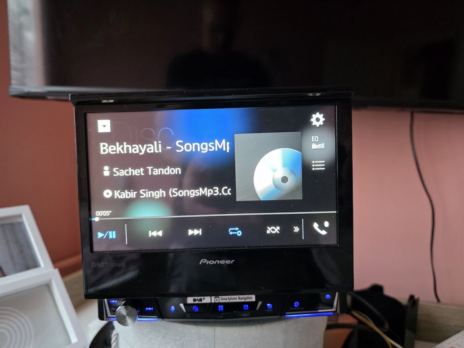 Продавам Pioneer avh-z7200dav