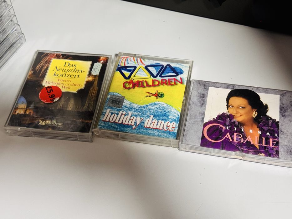 Lot mixt 100 de casete-casete Noi / inregistrate / originale cu muzica