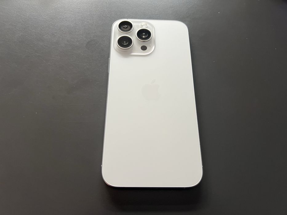 Продавам Apple iPhone 16 Pro Max 512GB