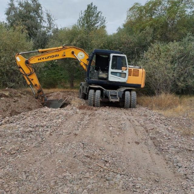 Ekskavator xizmatlar gidromolit bor