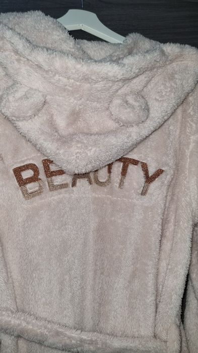 Halat pufos roz pudra cu gluga si urechiuse