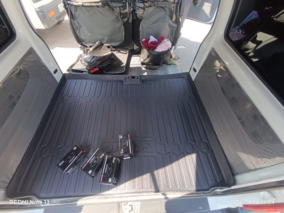 Damasga bagaj bilan orqa polik