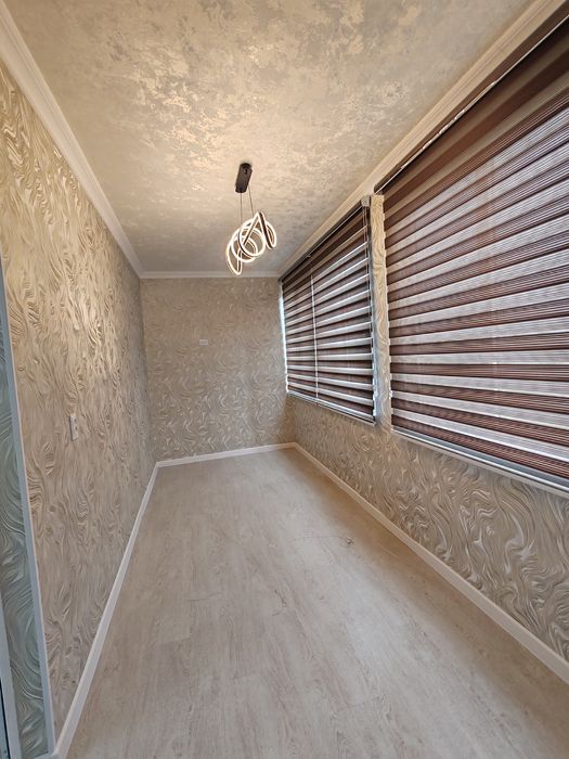 Микрорайонда 3 этажда 1хона 2хона килинган квартира срочна сотилади