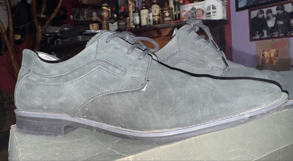 Продам туфли замшевые