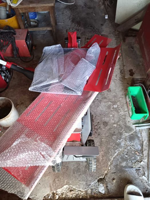 Despicător bușteni, presiune 7t