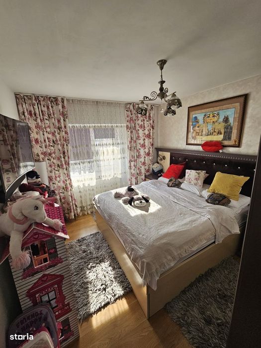 Vand apartament cu 2 camere decomandat