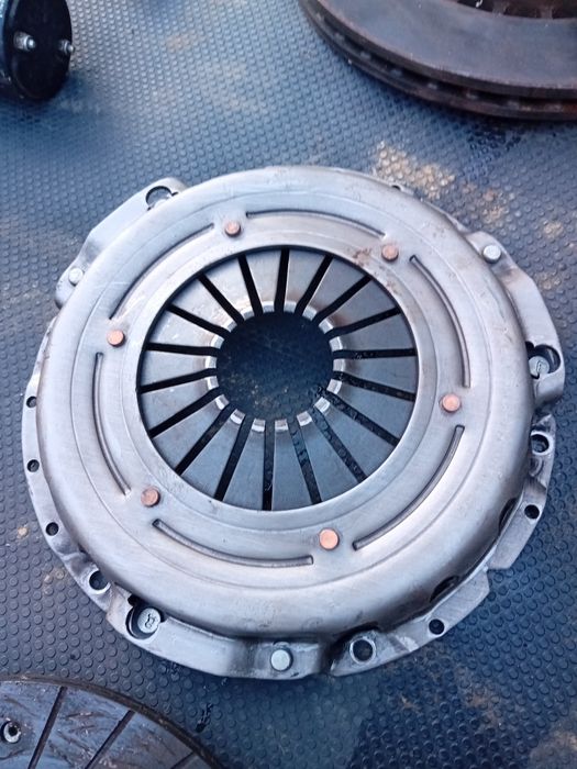 Продавам съединител от Опел 1.4 16в.90кс