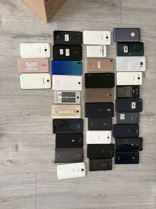 Vand telefoane ieftin + tablete
