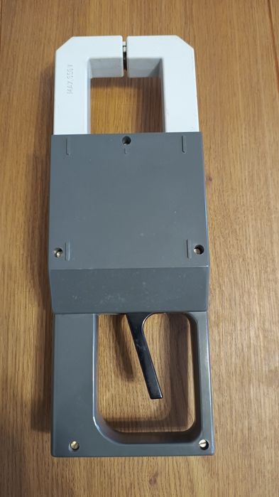 Продавам стар клещови стрелкови измервателен уред ватметър PK220