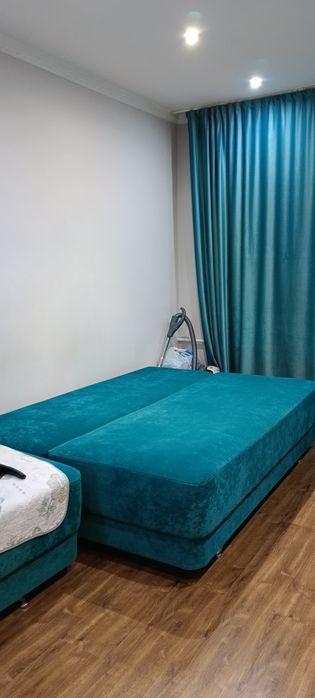 Срочно продам два дивана