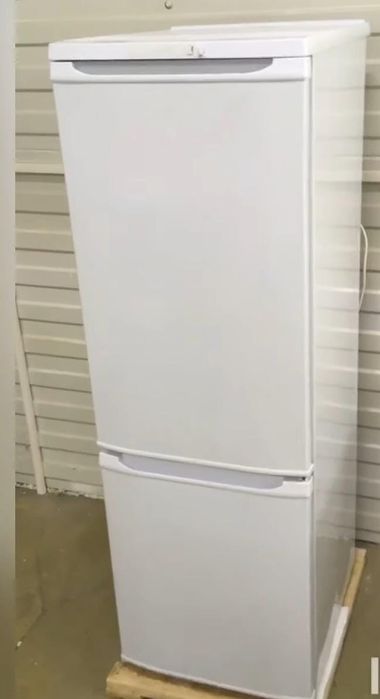 Белый холодельник