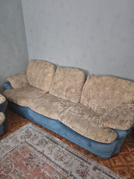 Отдам диван и кресло