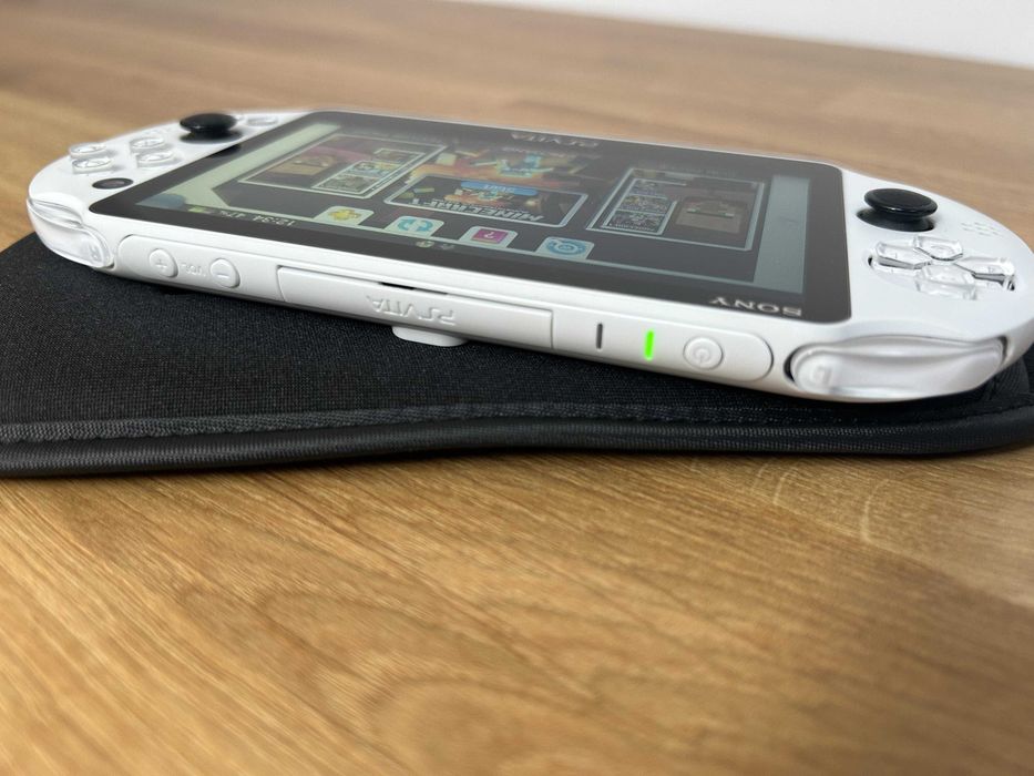 Consolă PS Vita Slim alba modată — card 128GB configurat | Japonia