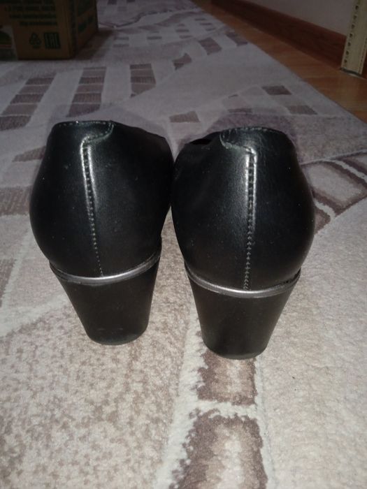 Продам туфли из натуральной кожи.