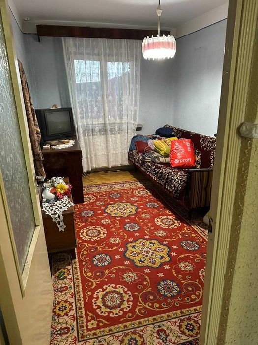 Vând apartament 3 camere zona 2 stejari