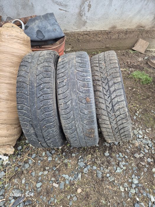 Продам.     резину