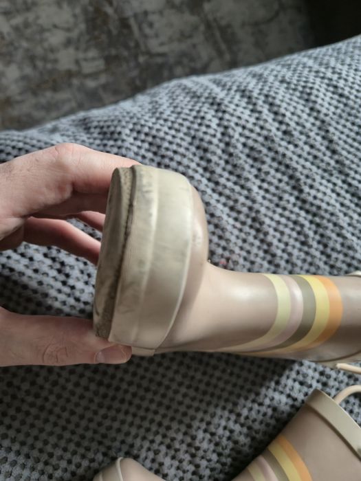 Детско яке и детски ботуши