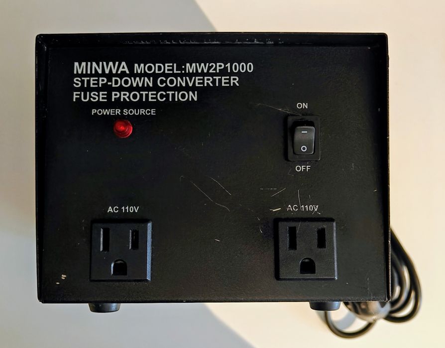 Transformator / Convertor Tensiune 1000W - Minwa (220V la 110V)