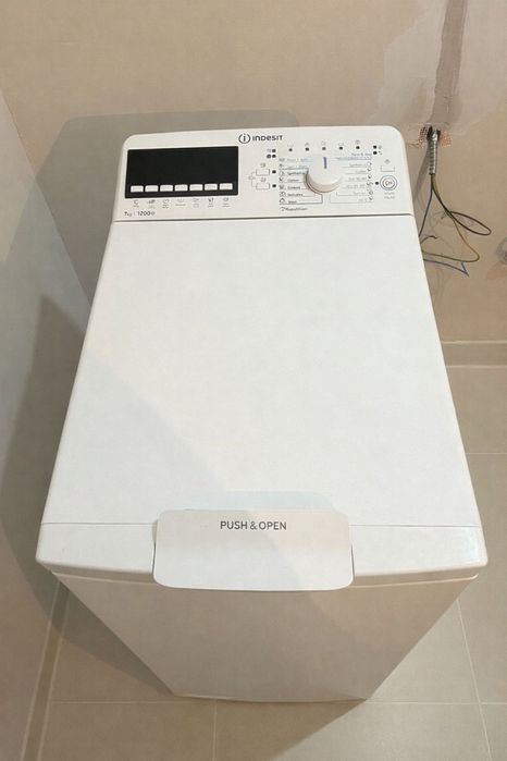 Masina de spalat indesit aproape noua