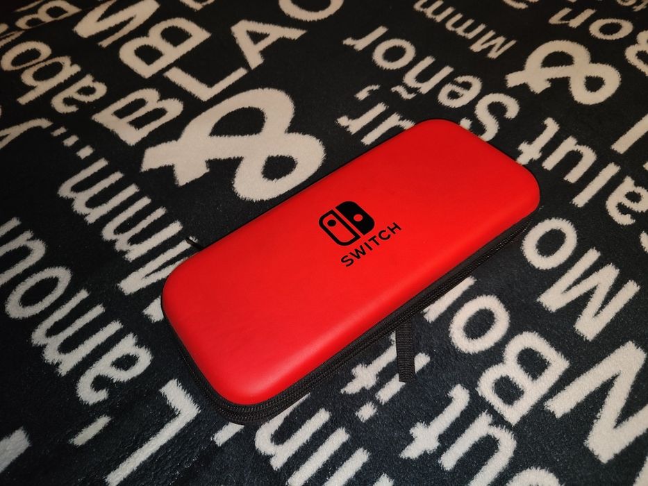 Продам Nintendo switch oled +256 гб карта памяти.