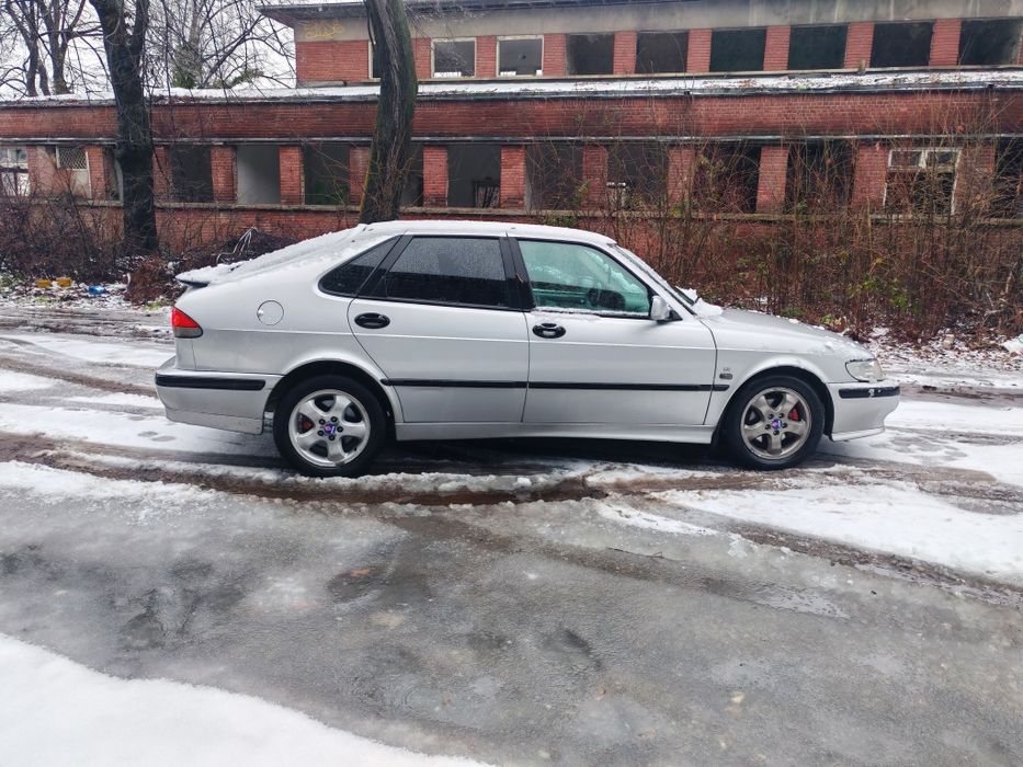 Saab 9-3 hatchback 2.2 diesel full (piele, clima, sc încălzite )