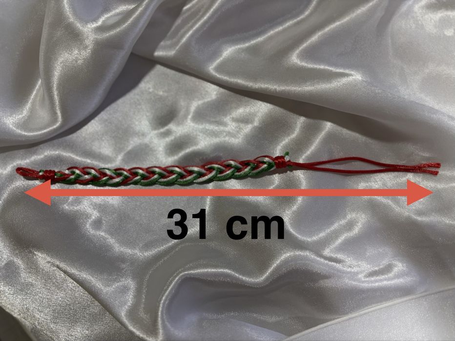 Гривна - мартеница с българското знаме