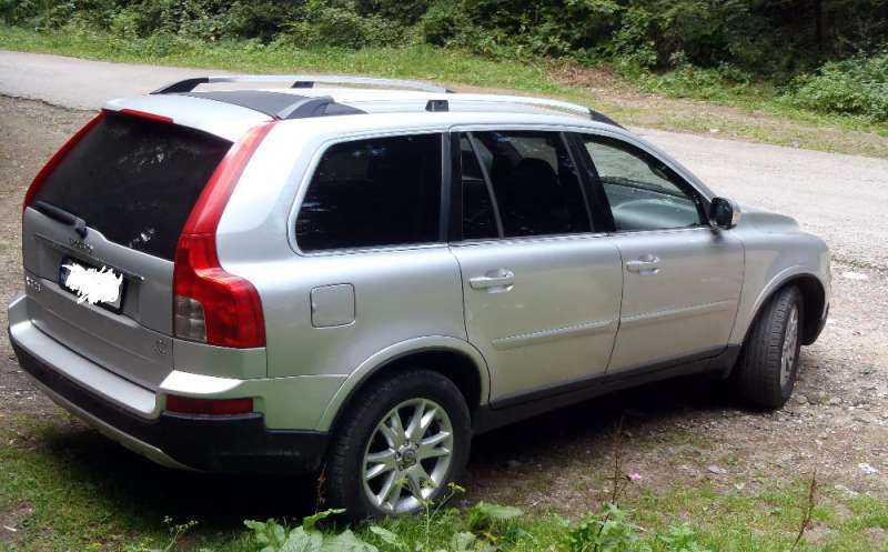 Продавам Volvo XC90