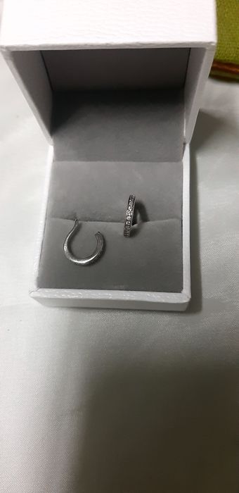 Кольца с муассонитами и голубыми опалами