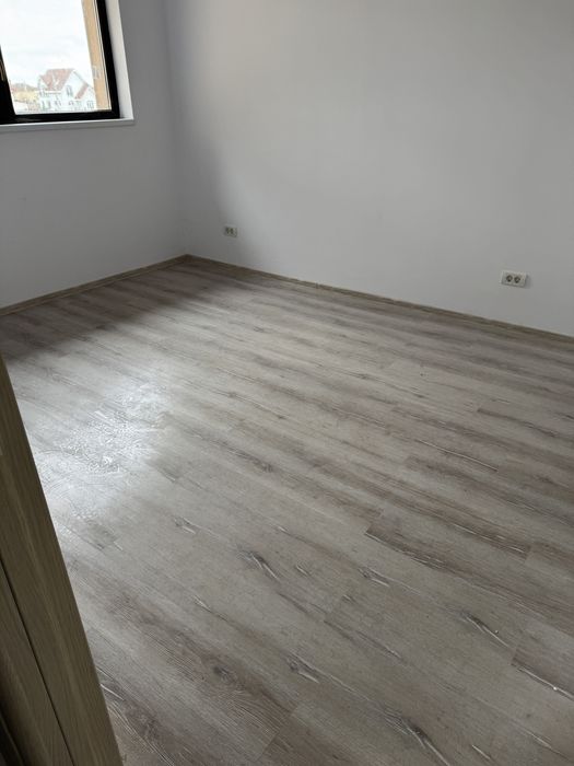 Parchet laminat nou, 8 mm, 79 mp