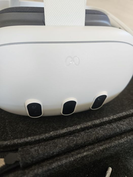 Meta oculus 3 complet si meta oculus 2 fara controllers